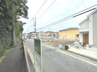 【前面道路含む現地写真】