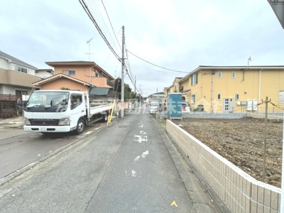 【前面道路含む現地写真】 | 仲介手数料無料　府中市多磨町２丁目新築戸建て２棟　１号棟