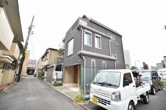 【外観】 | 徒歩圏内に幼稚園や小学校があり、子育ても安心！