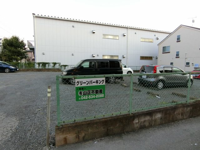 ルージュブランKの駐車場