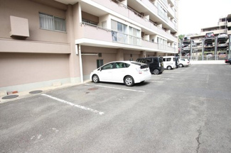 【駐車場】 | あると嬉しい駐車場も完備♪