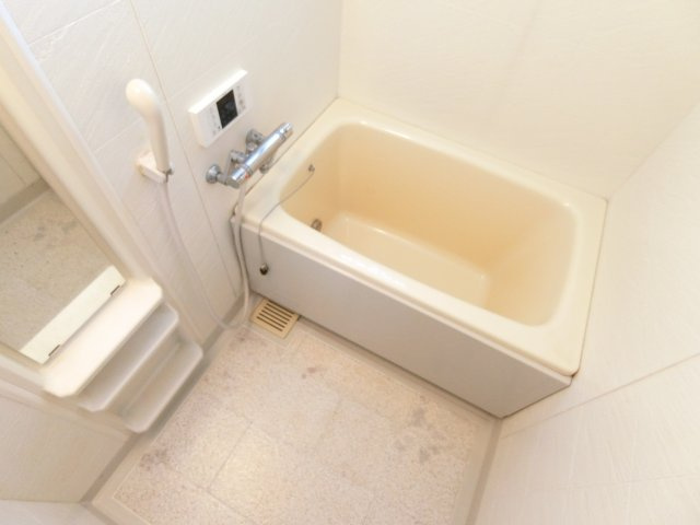 泉ヶ丘コーポラスA棟の浴室