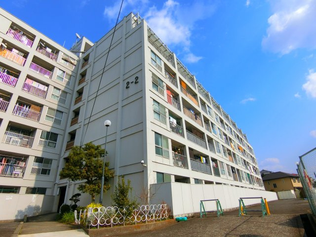 泉ヶ丘コーポラスA棟の外観