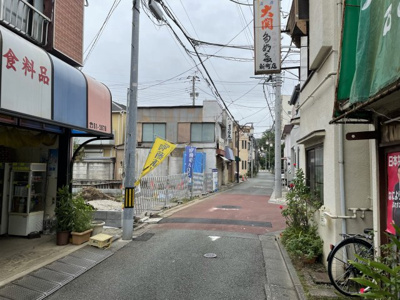 【前面道路含む現地写真】 | 仲介手数料無料　府中市新町１丁目新築戸建て２棟　２号棟