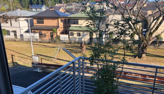 【展望】 | 前面が公園ですので景色がとても良いです。春になると桜が咲きます。
四季を感じられる眺望です！