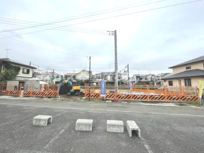 【前面道路含む現地写真】 | 仲介手数料無料　府中市美好町３丁目新築戸建て３棟　３号棟