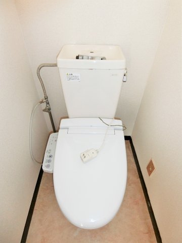間宮邸貸家のトイレ