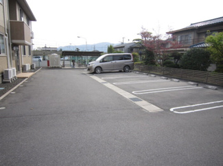 【駐車場】 | 駐車場に車を止められます