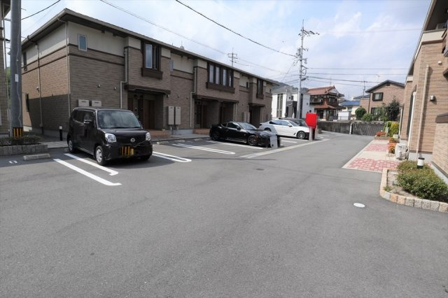 ル　ジャルダン　Ⅰの駐車場