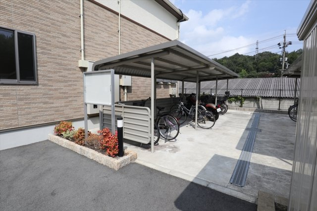 ル　ジャルダン　Ⅰのその他共用部分|屋根付き駐輪場