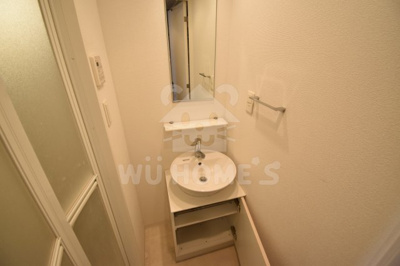 【その他】 | エスリード京橋グランツ | 朝の支度にも助かる、独立の洗髪洗面化粧台