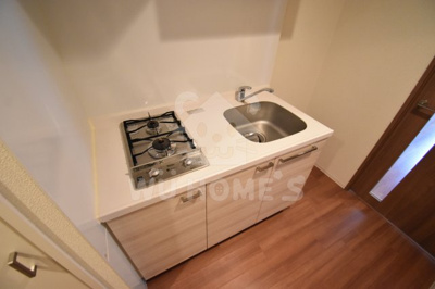 【キッチン】 | エスリード京橋グランツ | コンパクトなキッチンで掃除もラクラク