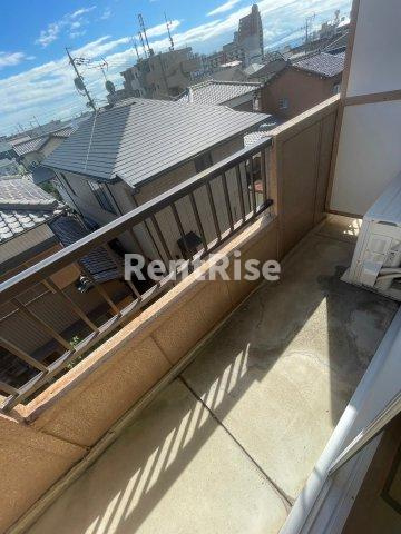 国府宮マンションのバルコニー