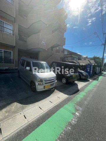国府宮マンションの駐車場