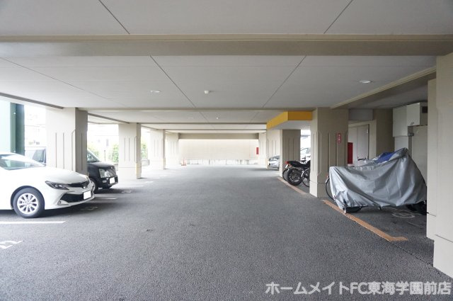 菊池郡菊陽町大字津久礼の賃貸マンションの駐車場