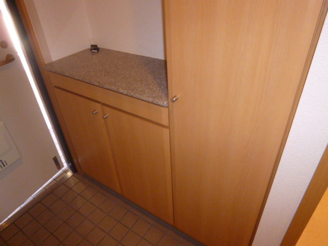 レンドールの内装|シューズボックス