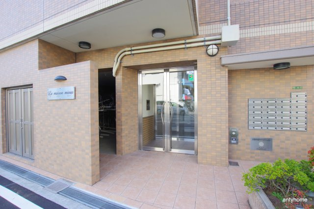 ラメゾンミュー　仲介手数料無料のエントランス