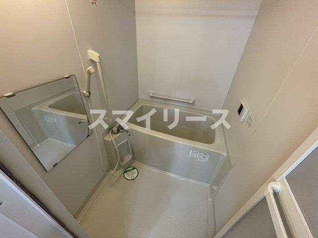 レインボーの浴室