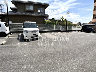 【駐車場】 | グランデュール１６ | 駐車場があります