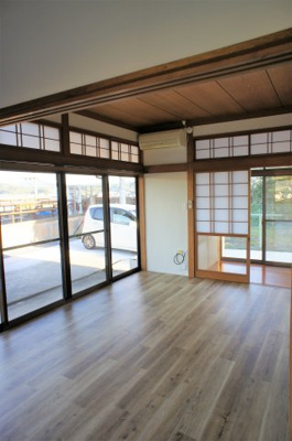 【居間・リビング】 | 髙瀬本町貸家 | フローリングにリフォーム済みです