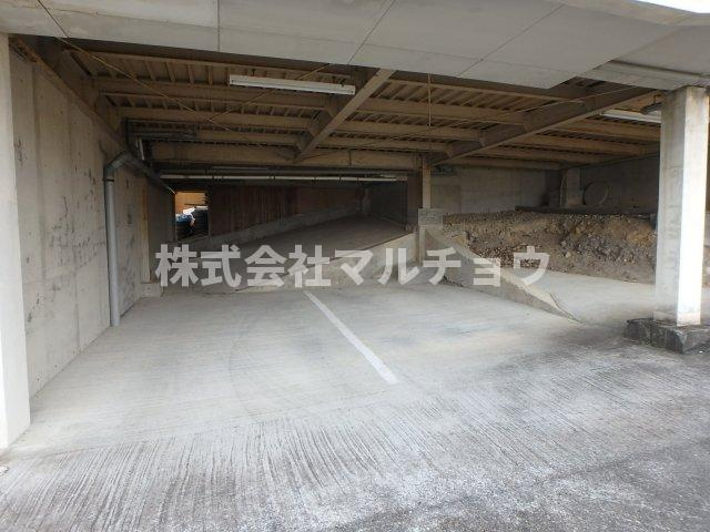 ハイツ南紀白浜の駐車場|駐車場があるので、車を買う予定の方も安心です