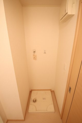 【設備】 | メゾンリュミエール | 室内洗濯機置き場