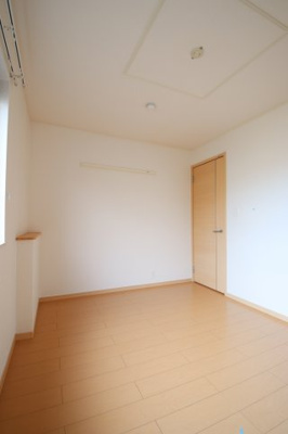 【洋室】 | メゾンリュミエール