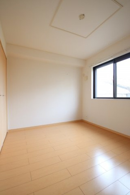 【洋室】 | メゾンリュミエール