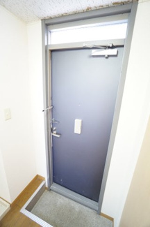 【玄関】 | ＯＹＵＭＩ | ※同物件、反転タイプの写真になります。