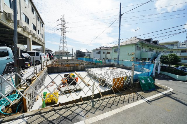 保土ヶ谷駅徒歩１０分、全棟ＬＤＫ１７帖以上。保土ヶ谷区岩井町　全３棟新築戸建ての外観|A棟は角地に立地し、全居室2面採光で開放感がございます