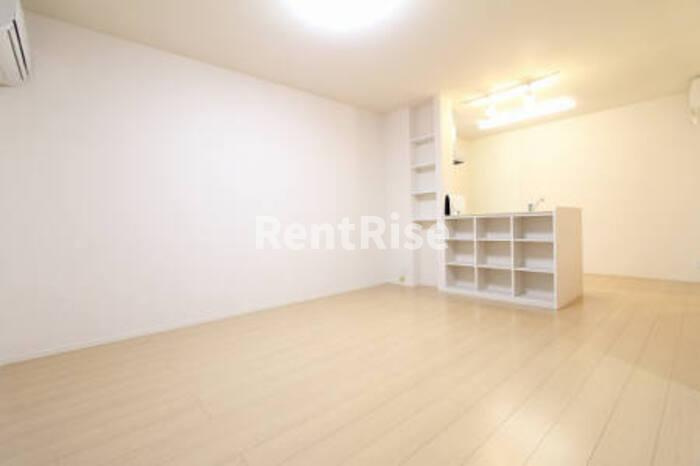 Novel Court IMAISE Ａの居間・リビング|A棟103 LDK