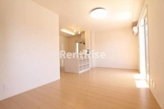 Novel Court IMAISE Ａのエントランス