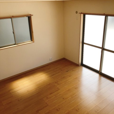 【居間・リビング】 | 大誠ハイツ北高下Ⅱ | 使いやすい居間です