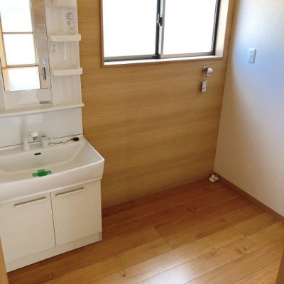 【洗面所】 | 大誠ハイツ北高下Ⅱ | 忙しい朝には欠かせない洗面所です