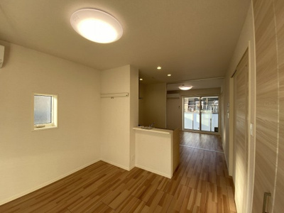 【居間・リビング】 | エスタシオン【SHM】 | 9.3帖のリビングダイニングキッチンです！