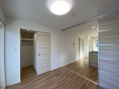 【寝室】 | エスタシオン【SHM】 | 5.2帖洋室！