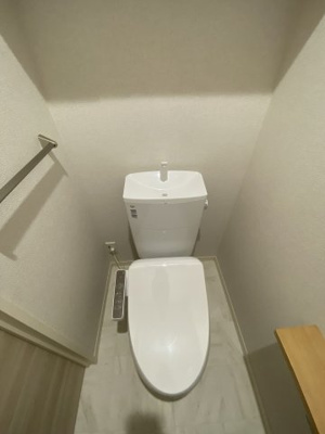 【トイレ】 | エスタシオン【SHM】 | 人気のシャワートイレ・バストイレ別です♪