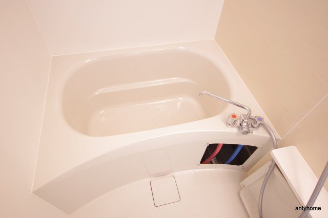 ワールドアイ難波南PORTA 仲介手数料無料の浴室