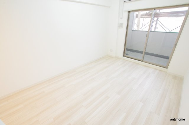 ワールドアイ難波南PORTA 仲介手数料無料の寝室