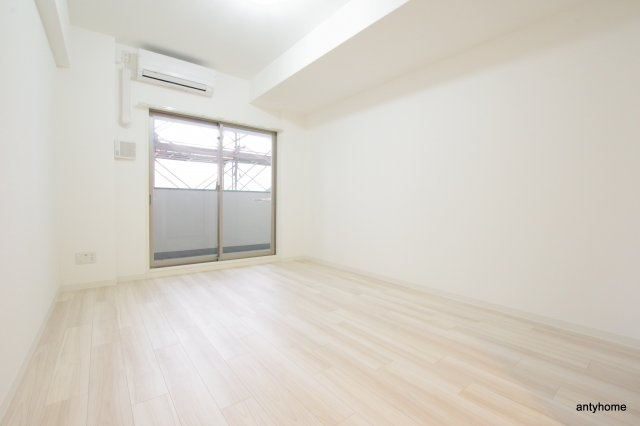 ワールドアイ難波南PORTA 仲介手数料無料の寝室