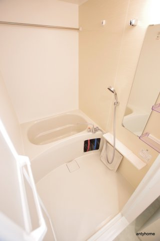 ワールドアイ難波南PORTA 仲介手数料無料の浴室