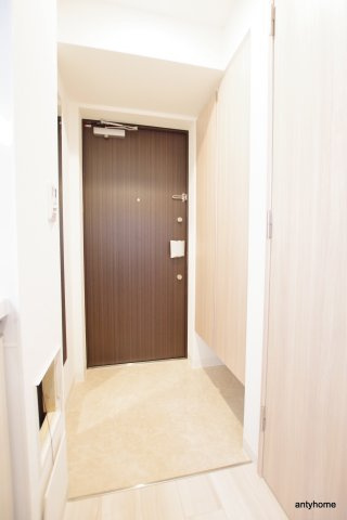 ワールドアイ難波南PORTA 仲介手数料無料の玄関