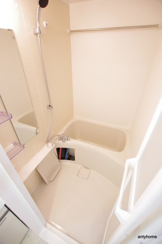 ワールドアイ難波南PORTA 仲介手数料無料の浴室
