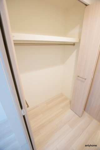 ワールドアイ難波南PORTA 仲介手数料無料の収納