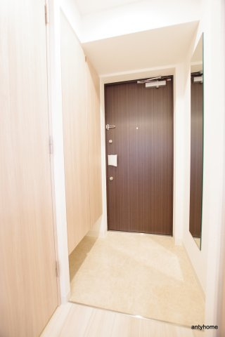 ワールドアイ難波南PORTA 仲介手数料無料の玄関