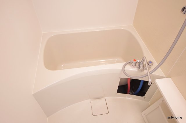 ワールドアイ難波南PORTA 仲介手数料無料の浴室