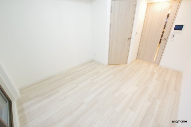 ワールドアイ難波南PORTA 仲介手数料無料の洋室