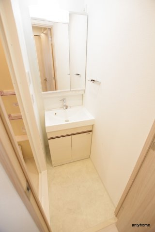 ワールドアイ難波南PORTA 仲介手数料無料の洗面所