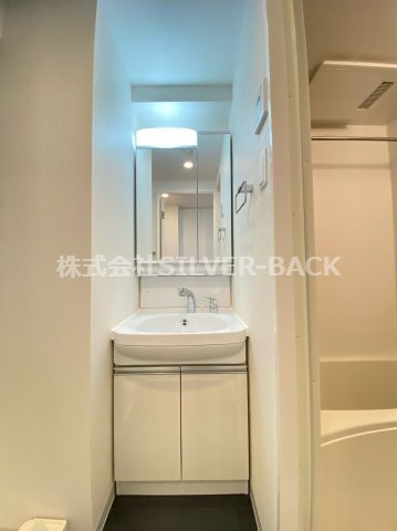ジアコスモ九条シエルの独立洗面台