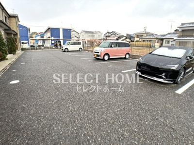 【駐車場】 | グラフティファミーユ | 車をお持ちの方に嬉しい駐車場付きの物件です